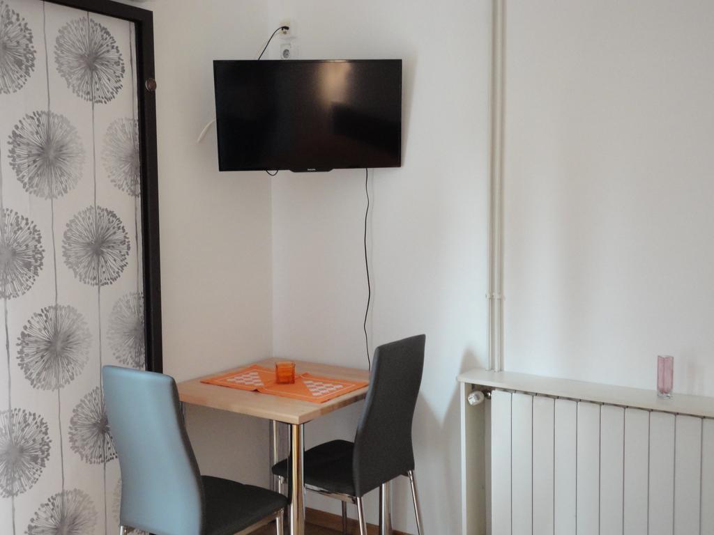 Guesthouse Apartment Božica Bol Pokoj fotografie