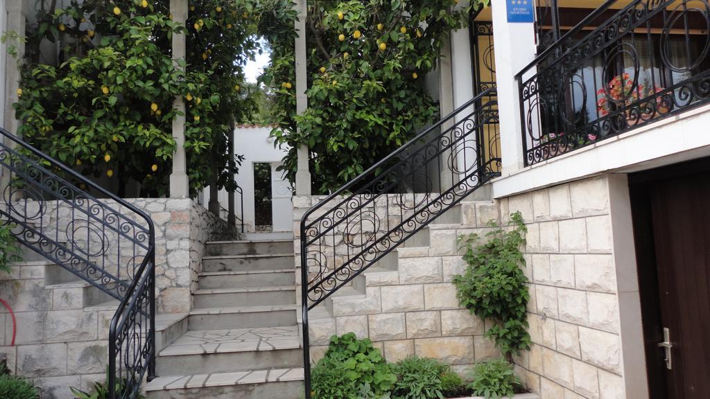 Guesthouse Apartment Božica Bol Exteriér fotografie